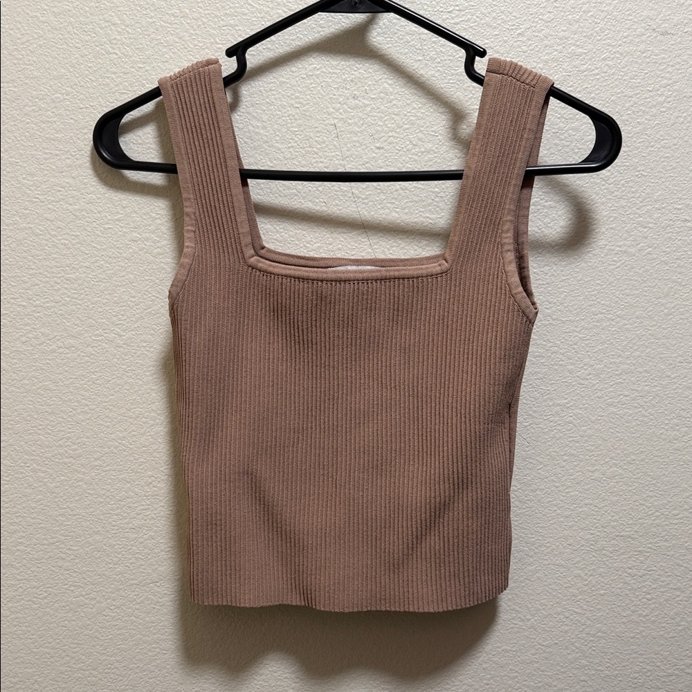 And now this Elegant Ribbed stretchy Tan Tank Top size S
